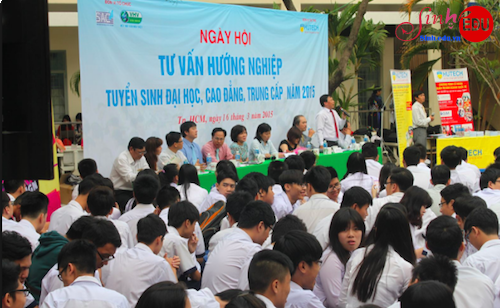 Mot buoi tu van huong nghiep cho hoc sinh lop 12